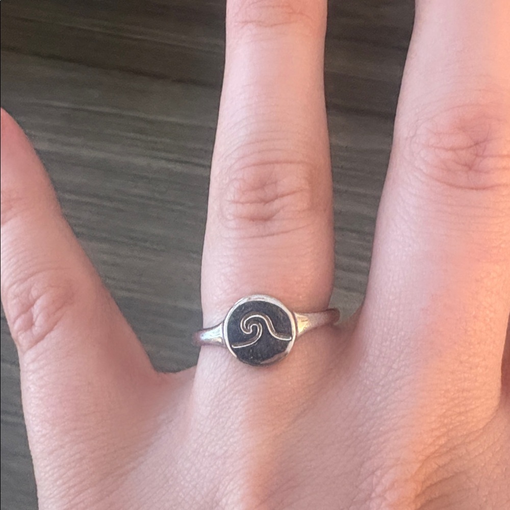 Pura Vida Size 7 Silver Mountain Ring